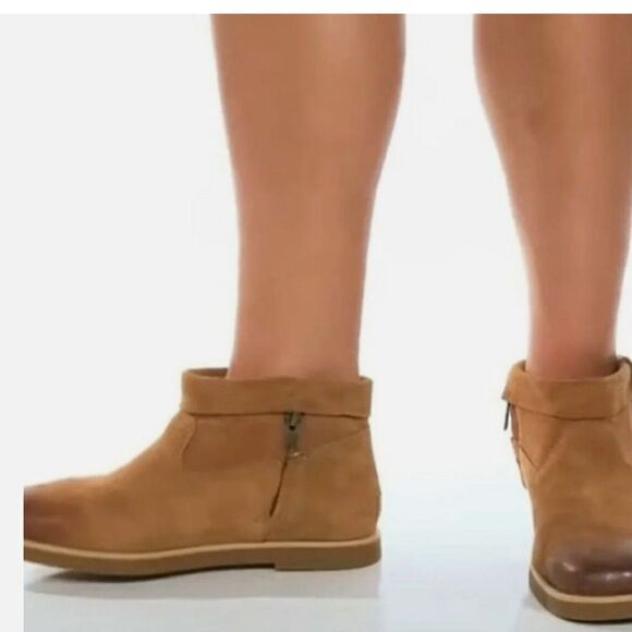 NWT- LEATHER UGG BOOTIES JOSEFENE CUFF SIZE 6.5 - Picture 3 of 12